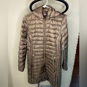 32 Heat thin puffer jacket size Medium. Like New!